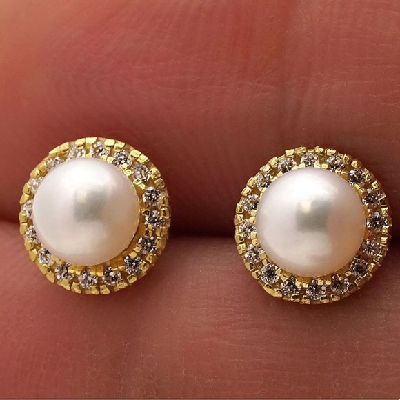 Jewelry - ONELEFT⭐️.50Ct Freshwater Pearl Halo 14K Gold Stud